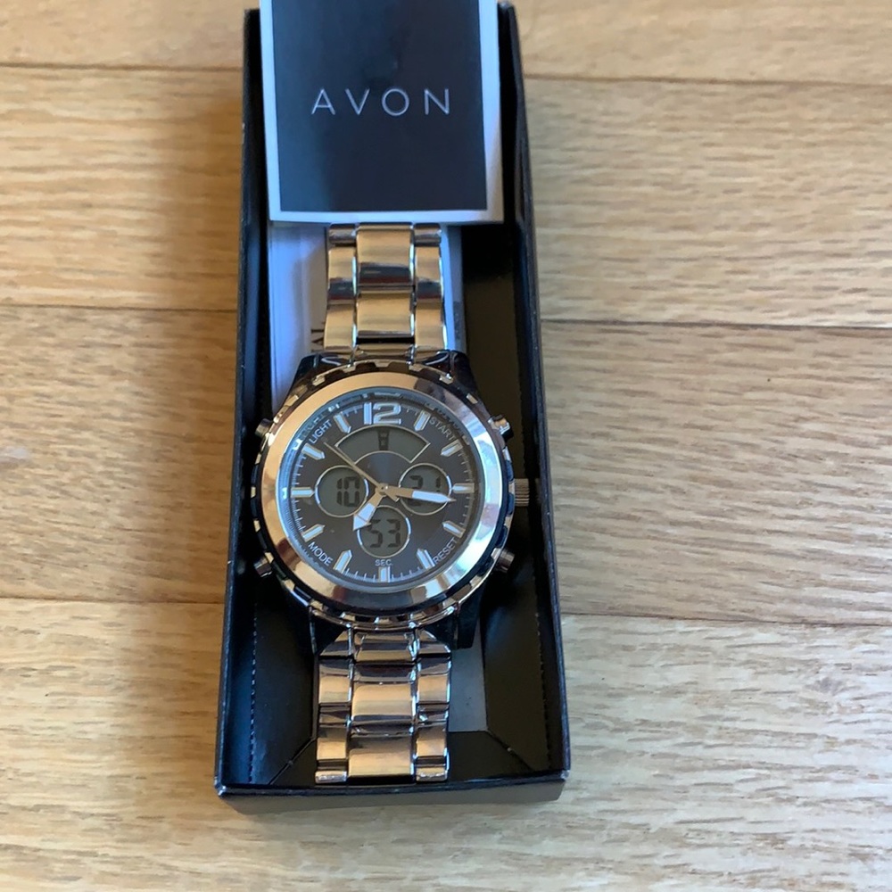 NIB men’s Avon watch